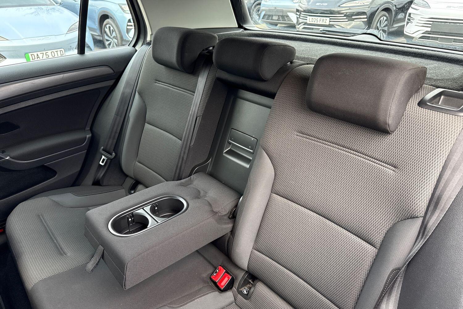 Used Volkswagen Golf 2017 for sale - 77620491: Photo 13