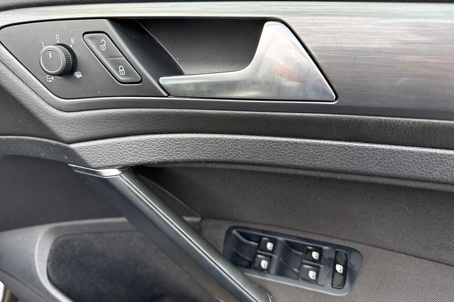 Used Volkswagen Golf 2017 for sale - 77620491: Photo 17