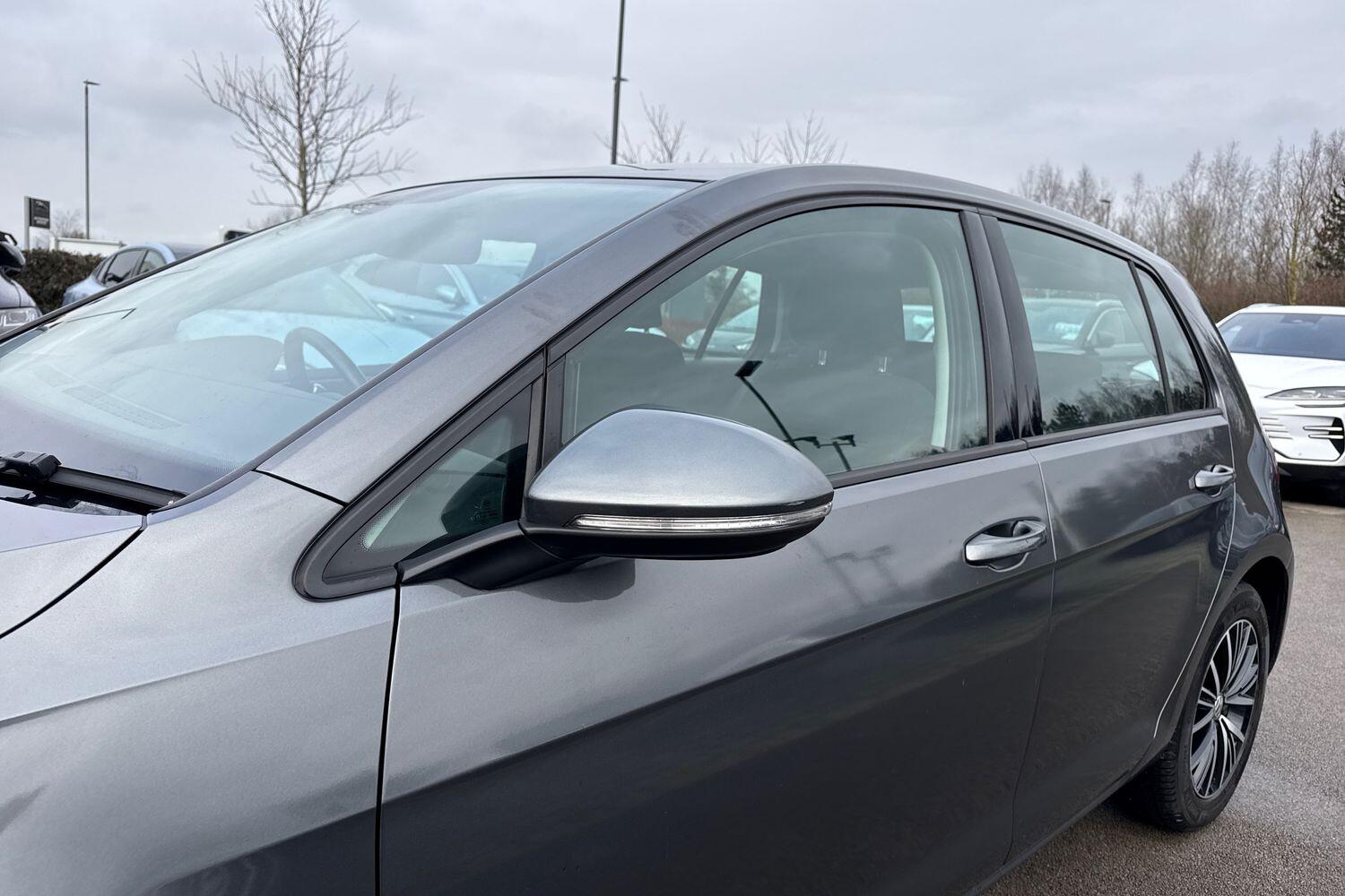 Used Volkswagen Golf 2017 for sale - 77620491: Photo 25