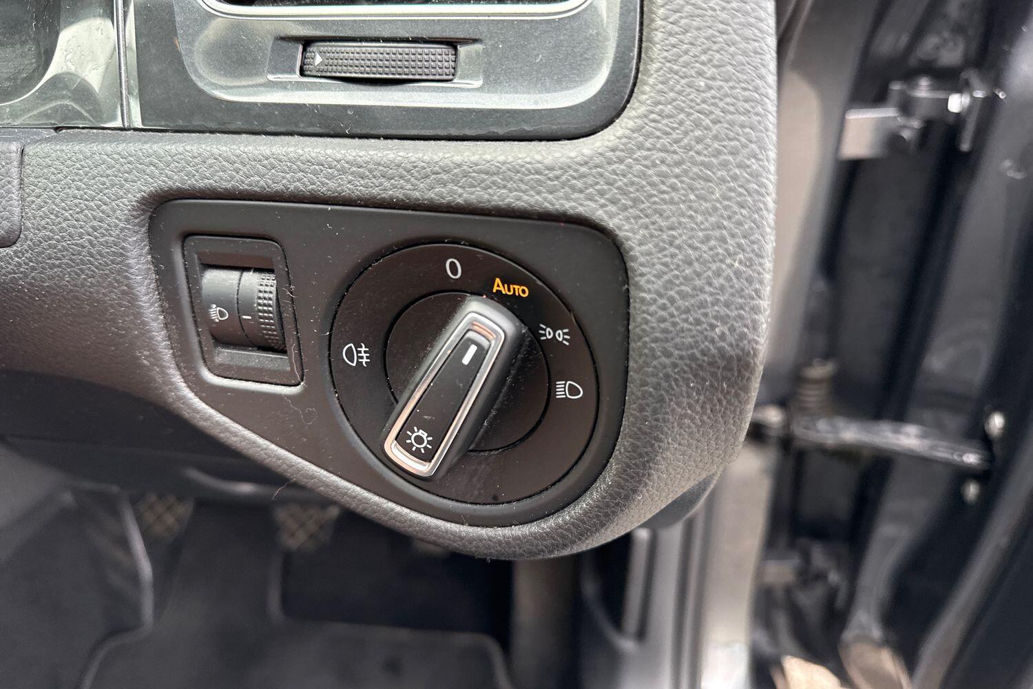 Used Volkswagen Golf 2017 for sale - 77620491: Photo 28