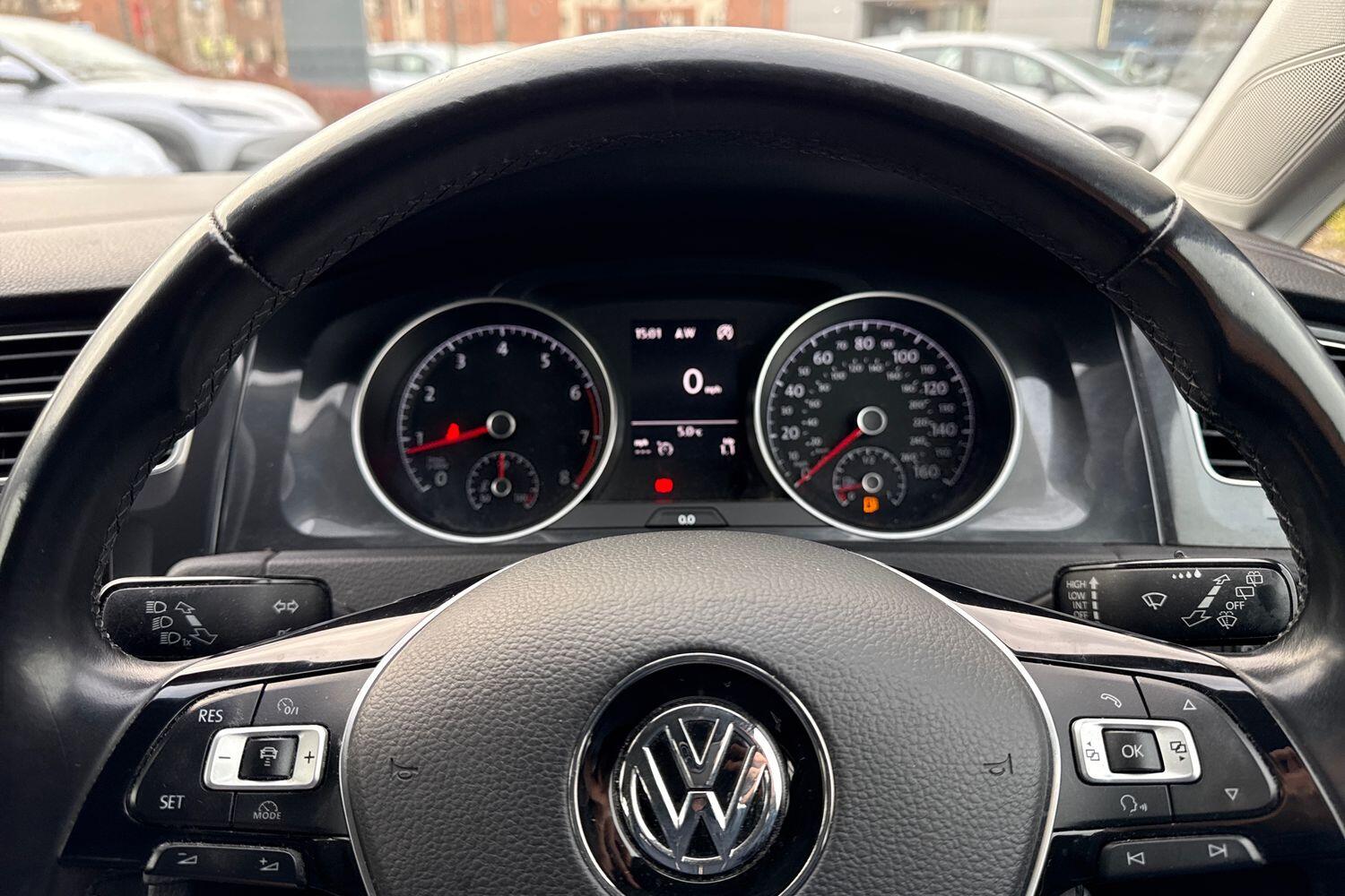 Used Volkswagen Golf 2017 for sale - 77620491: Photo 29