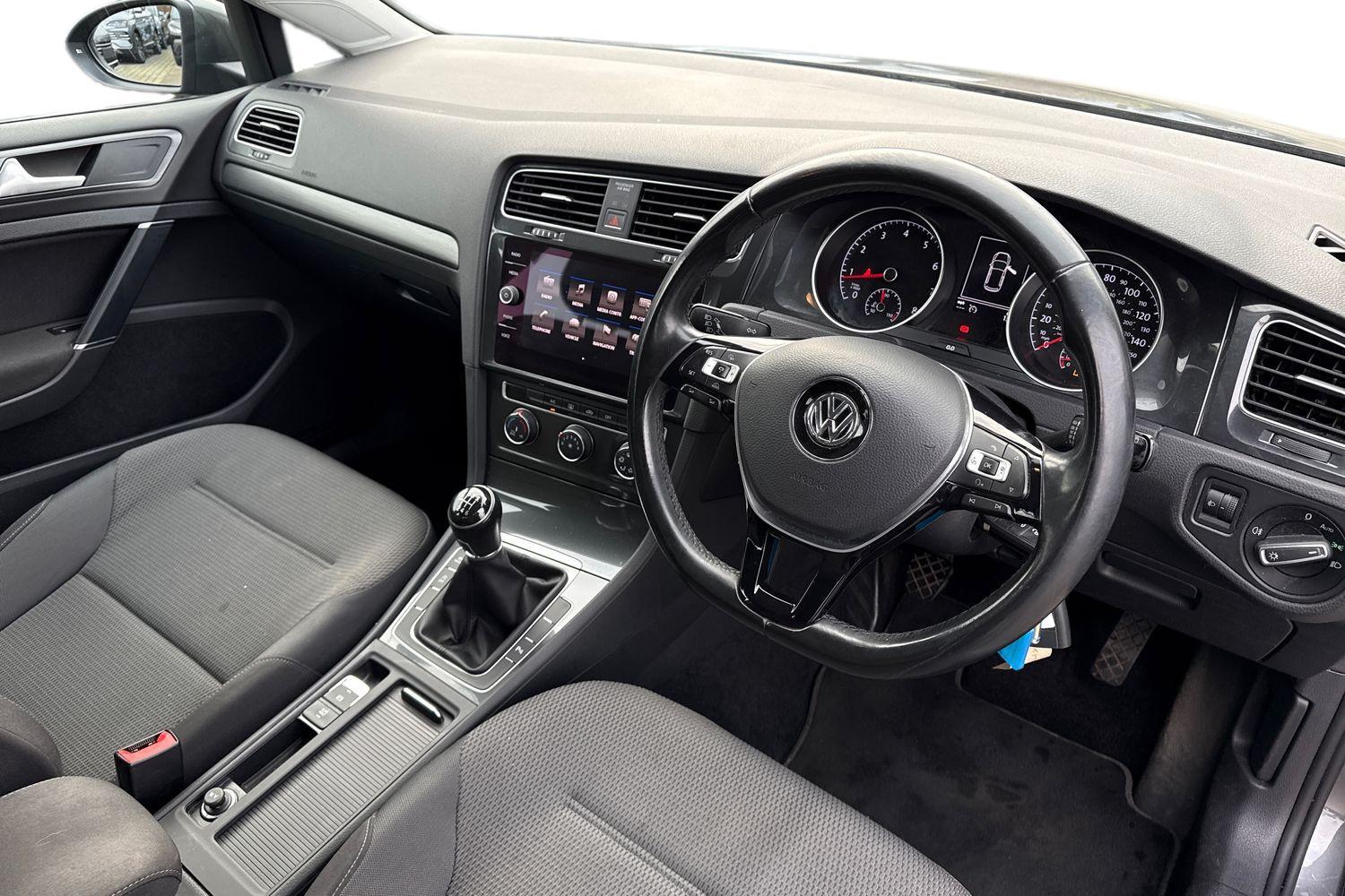 Used Volkswagen Golf 2017 for sale - 77620491: Photo 7