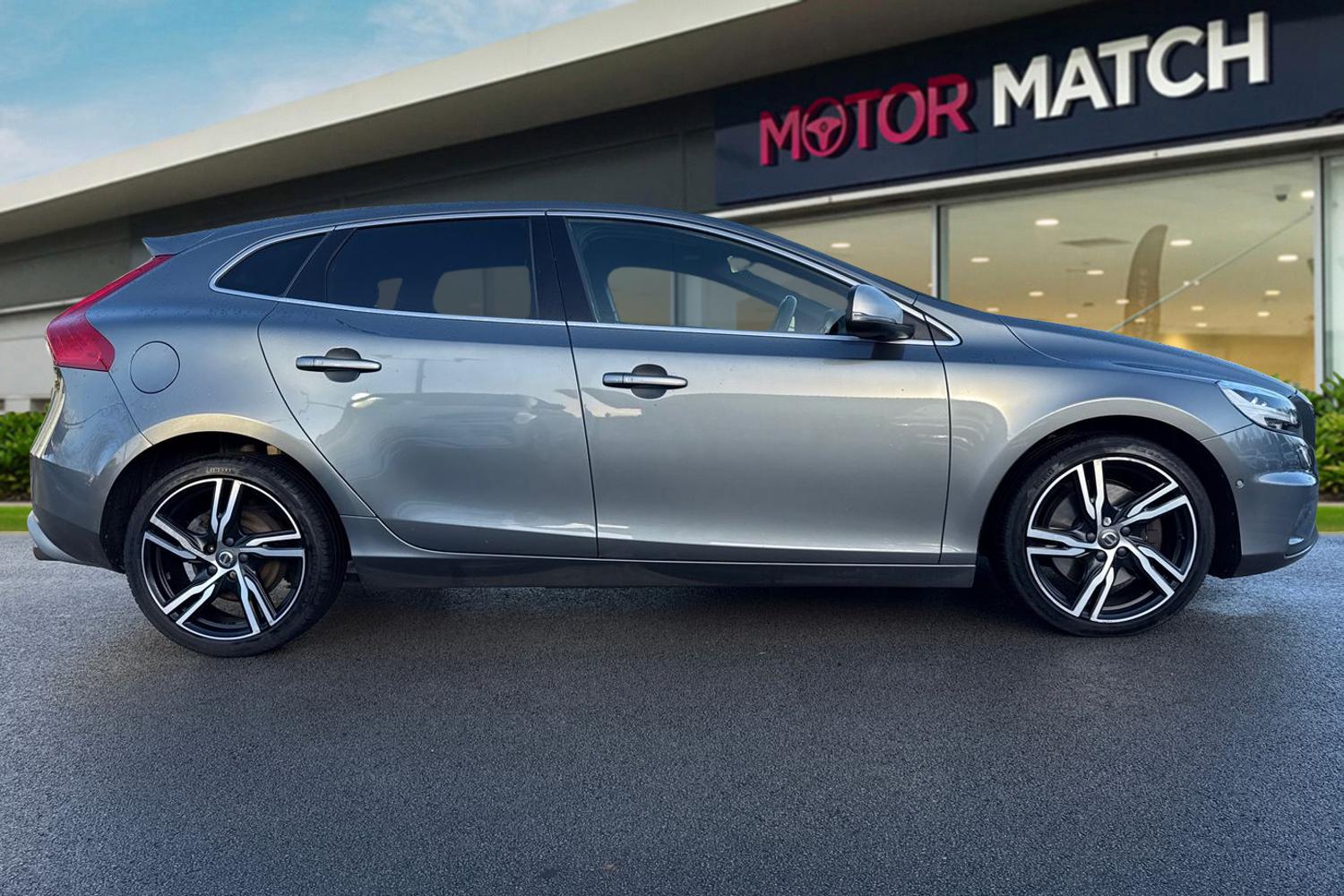 Used Volvo V40 2019 for sale - 77011409: Photo 3