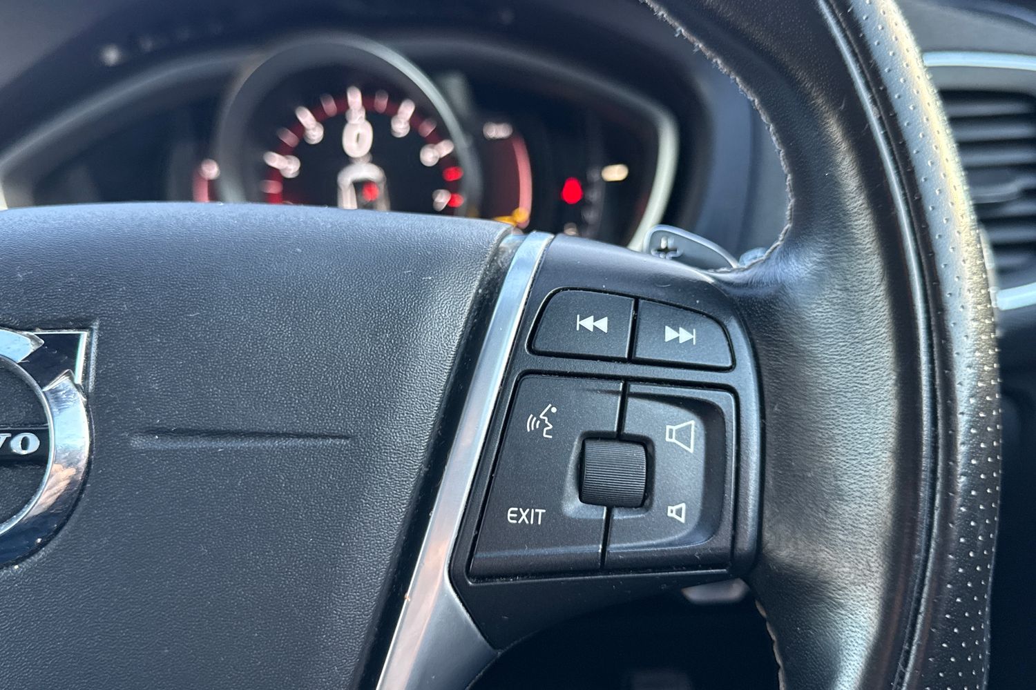 Used Volvo V40 2019 for sale - 77011409: Photo 38