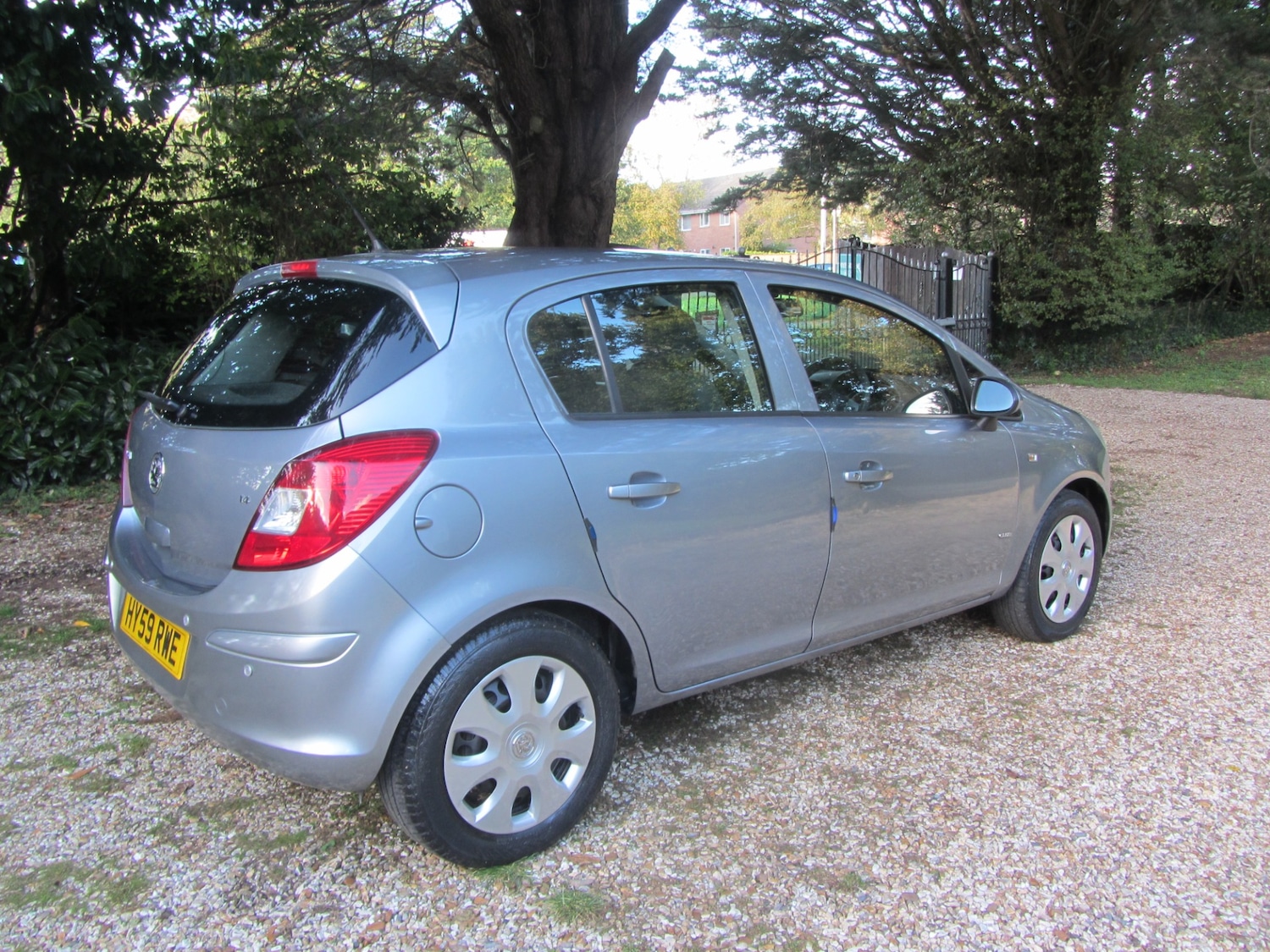 Used Vauxhall Corsa 2009 for sale - 76392364: Photo 2