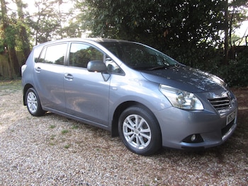 2012 (62) - 2.0cc. D-4D 'TR' Sat.Nav. 7 Seat Gen.73K Miles/F.S.H. 5-Door