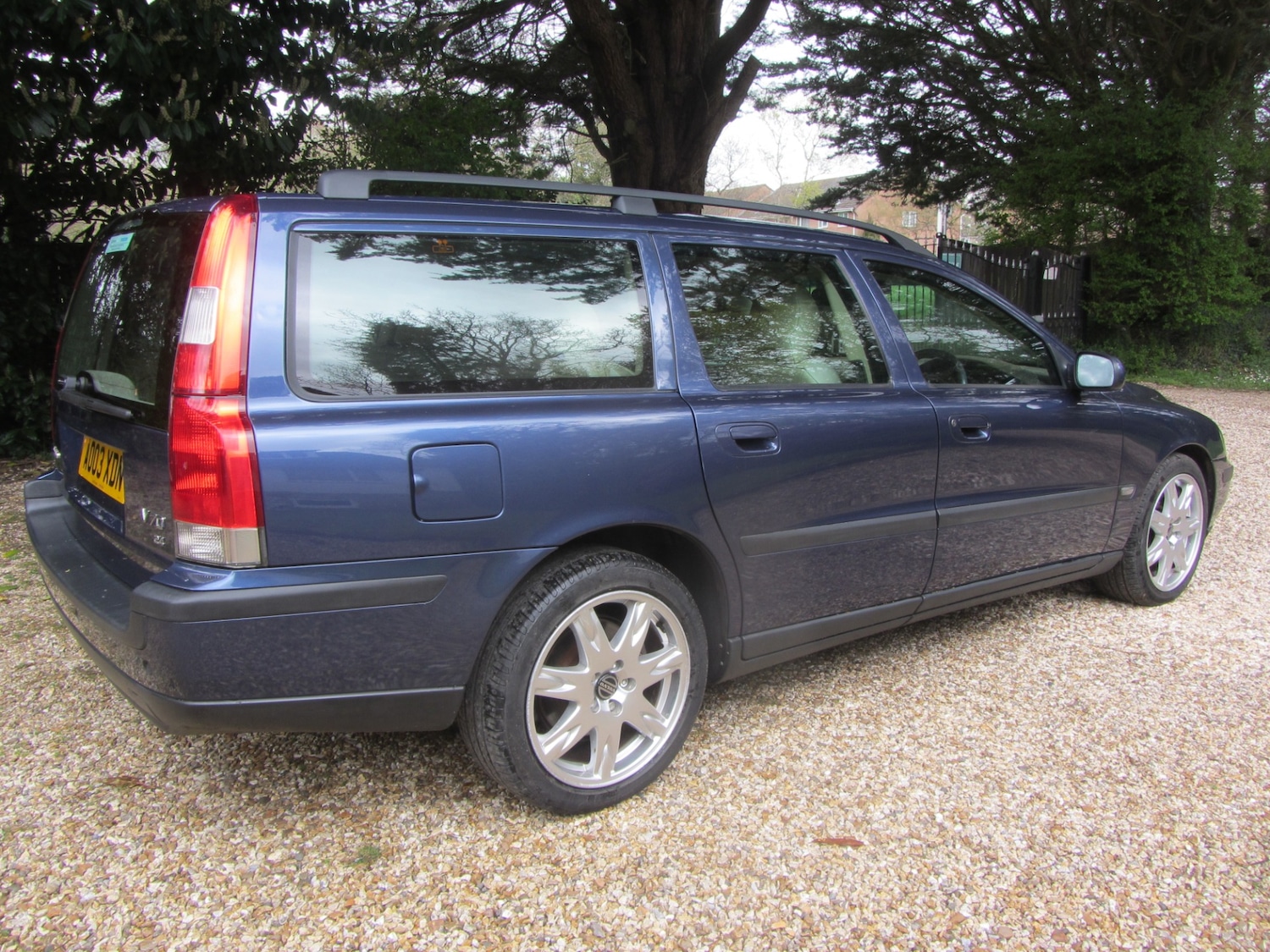 Used Volvo V70 2003 for sale - 78132672: Photo 2