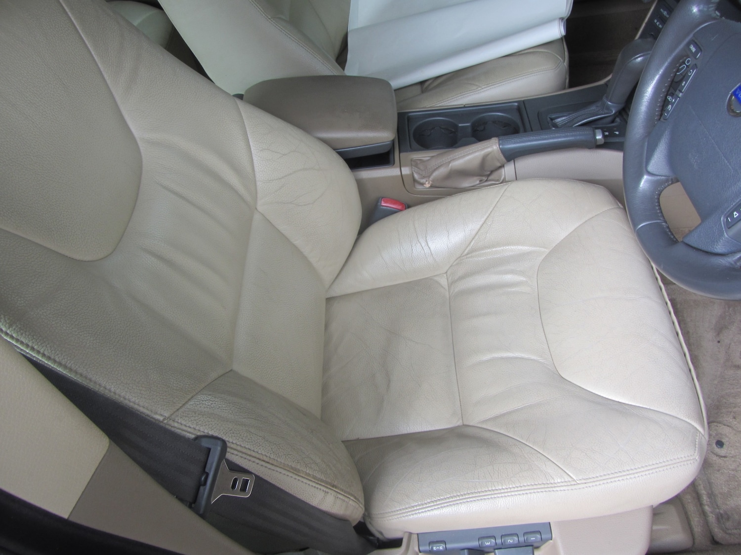 Used Volvo V70 2003 for sale - 78132672: Photo 8