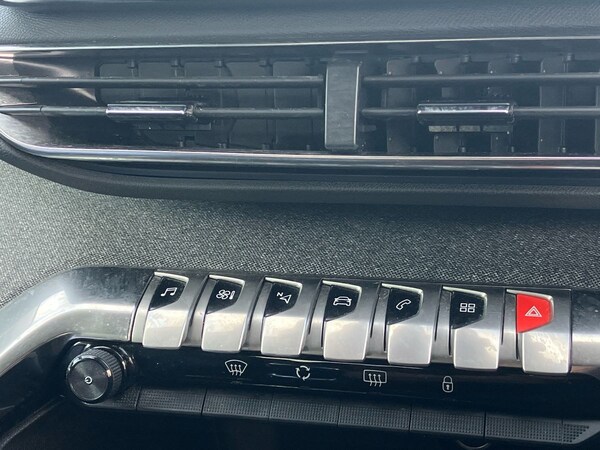 Used Peugeot 3008 2022 for sale - 76045430: Photo 49