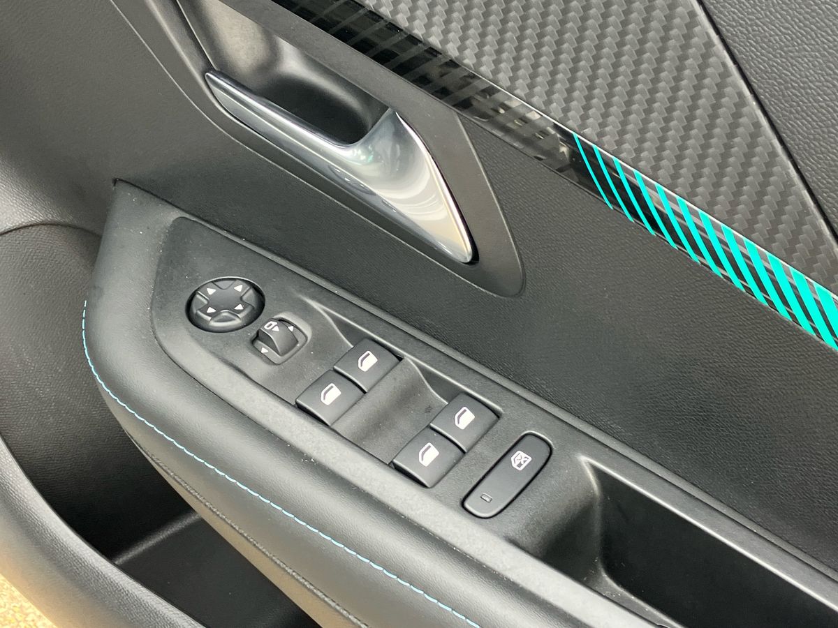 Used Peugeot 208 2023 for sale - 76220103: Photo 18