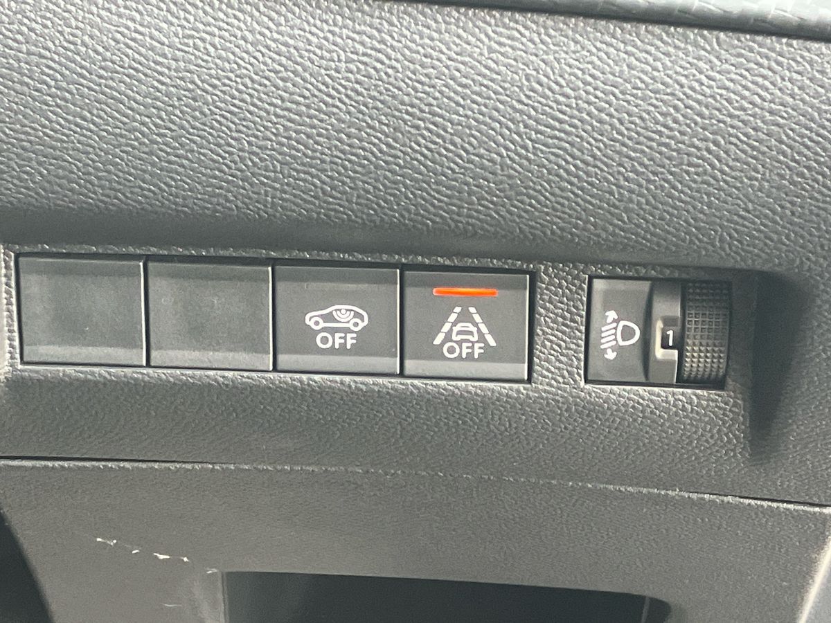 Used Peugeot 208 2023 for sale - 76220103: Photo 32