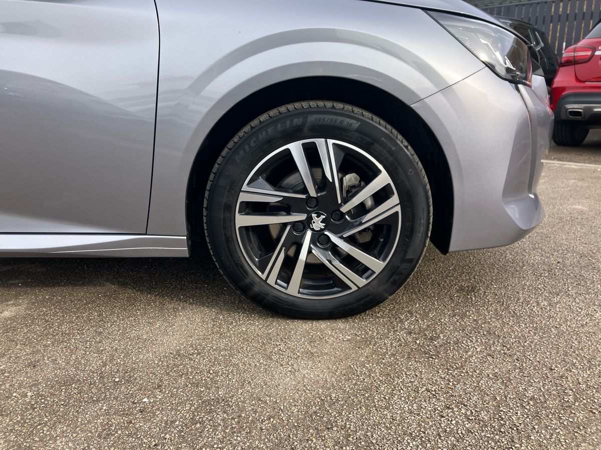 Used Peugeot 208 2023 for sale - 76220103: Photo 7