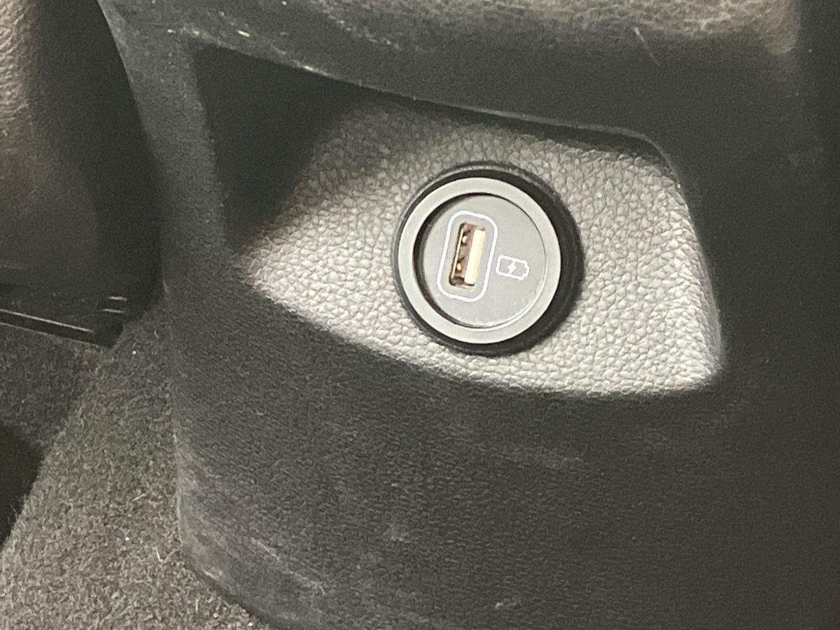 Used Kia Stonic 2022 for sale - 76364709: Photo 31