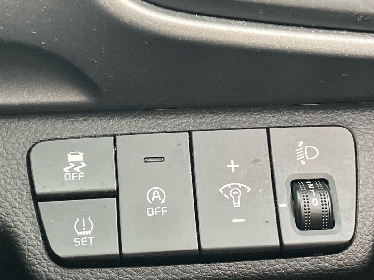 Used Kia Stonic 2022 for sale - 76364709: Photo 33