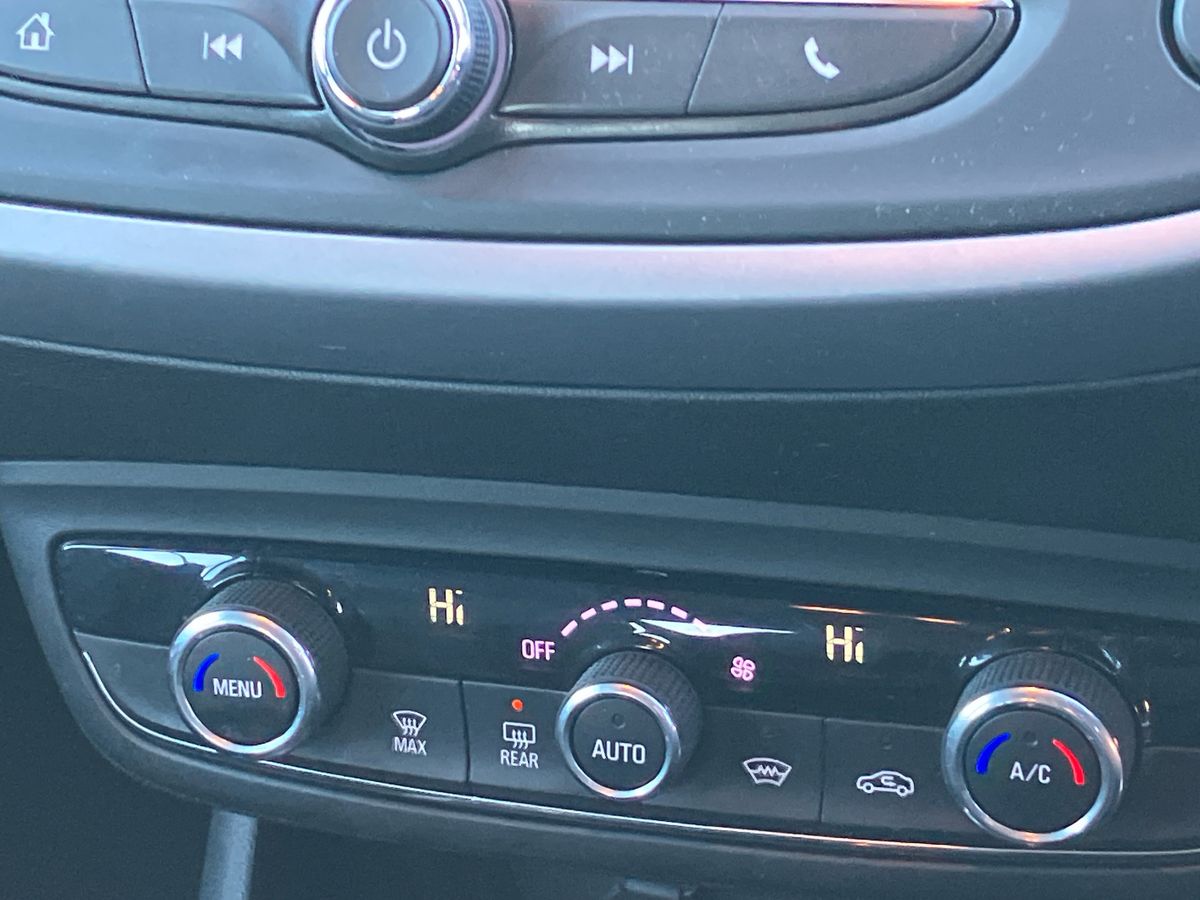 Used Vauxhall Crossland X 2018 for sale - 76663312: Photo 12