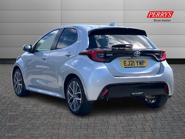 Used Toyota Yaris 2021 for sale - 75144007: Photo 2