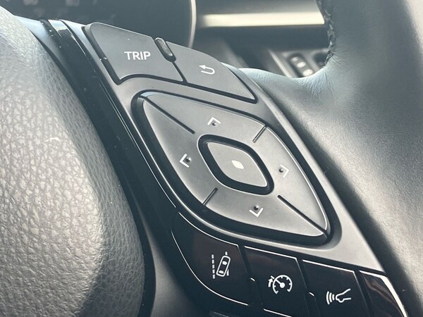Used Toyota C-HR 2019 for sale - 76264091: Photo 41