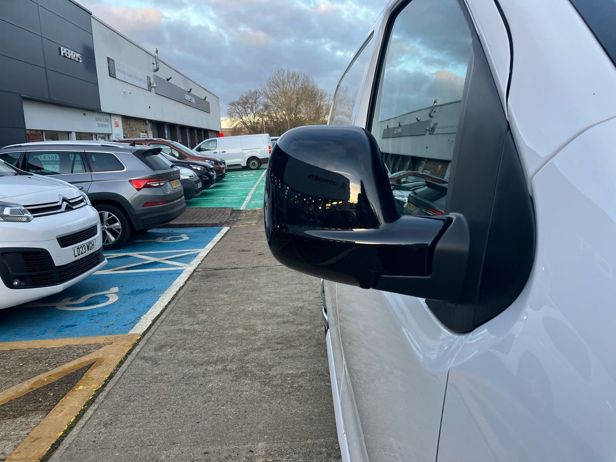 Used Vauxhall Vivaro 2022 for sale - 77113602: Photo 19