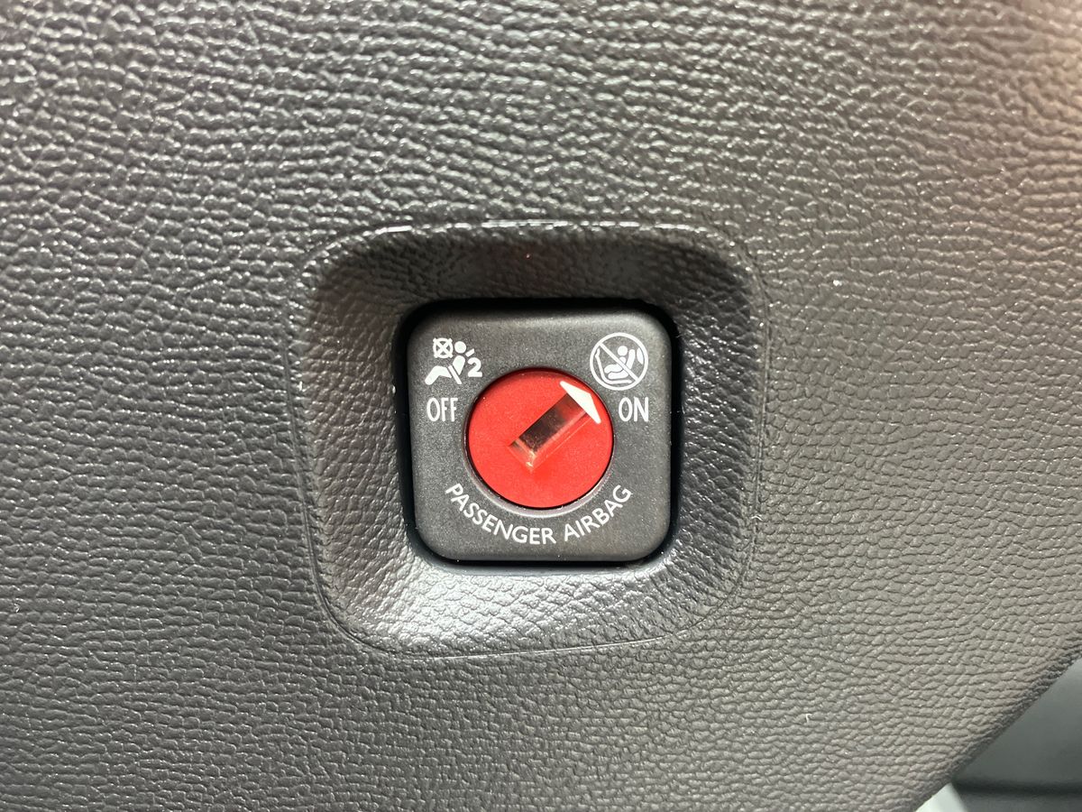 Used Peugeot 2008 2023 for sale - 77775827: Photo 34