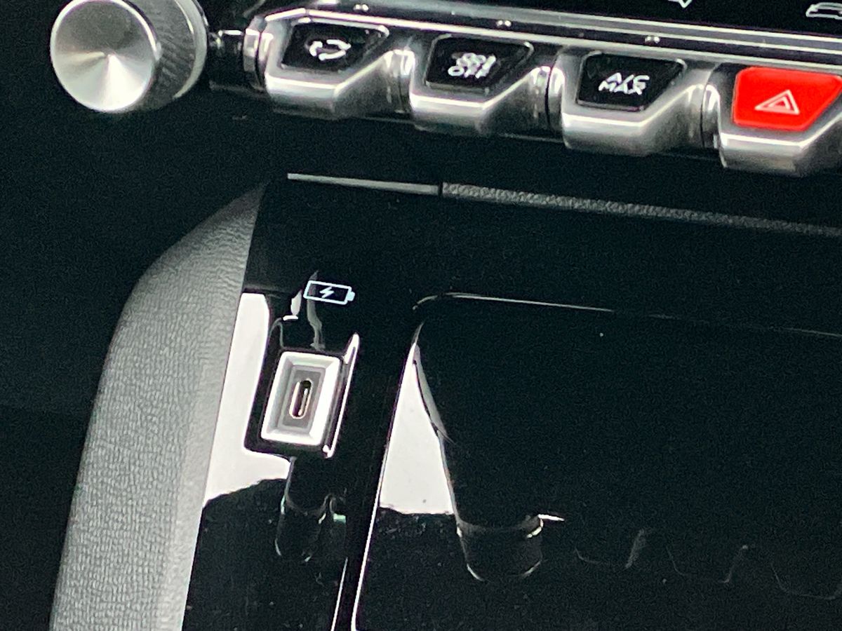 Used Peugeot 2008 2021 for sale - 76663195: Photo 56