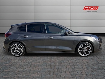 Used Ford Focus 2023 for sale - 75983539: Photo 3