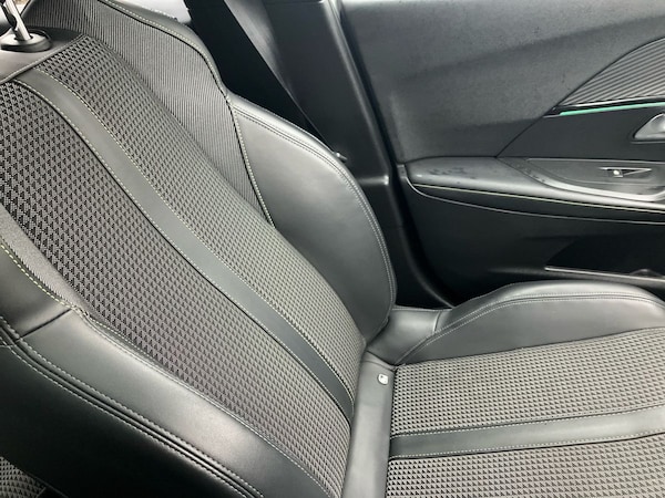 Used Peugeot 2008 2021 for sale - 76128183: Photo 63