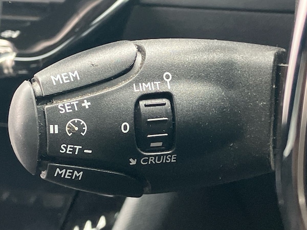 Used Peugeot 2008 2023 for sale - 75611953: Photo 49