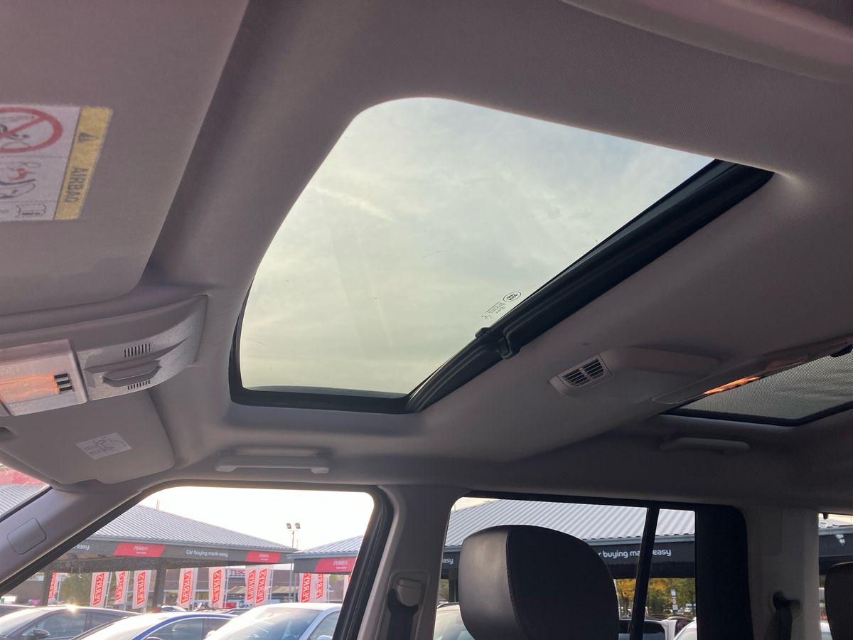 Used Land Rover Discovery 2015 for sale - 76364546: Photo 38