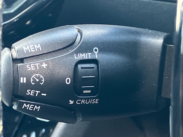Used Peugeot 2008 2023 for sale - 75673113: Photo 48