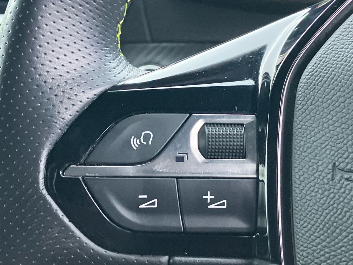 Used Peugeot 2008 2022 for sale - 76663201: Photo 16