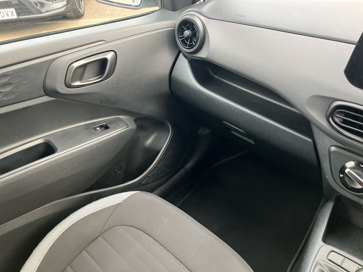 Used Hyundai i10 2024 for sale - 76958027: Photo 46