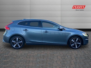 Used Volvo V40 2019 for sale - 77077510: Photo