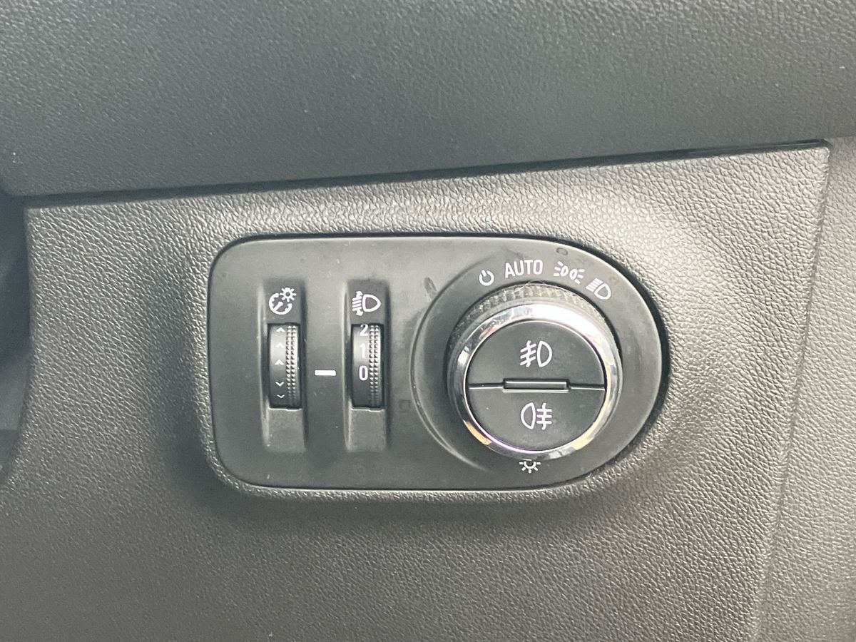 Used Vauxhall Corsa 2018 for sale - 77340928: Photo 32