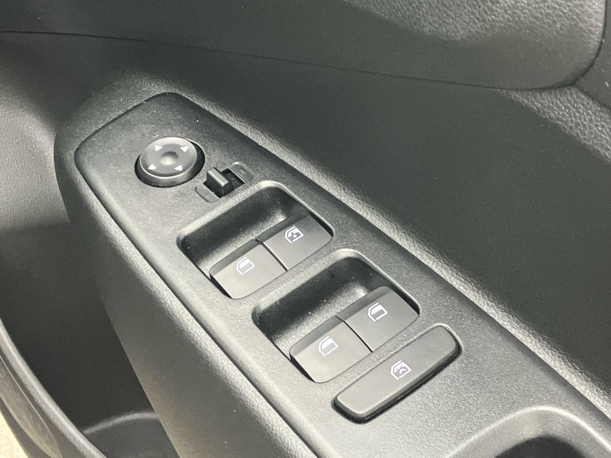 Used Hyundai i10 2023 for sale - 76192315: Photo 18