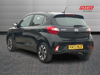 Used Hyundai i10 2023 for sale - 76192315: Photo