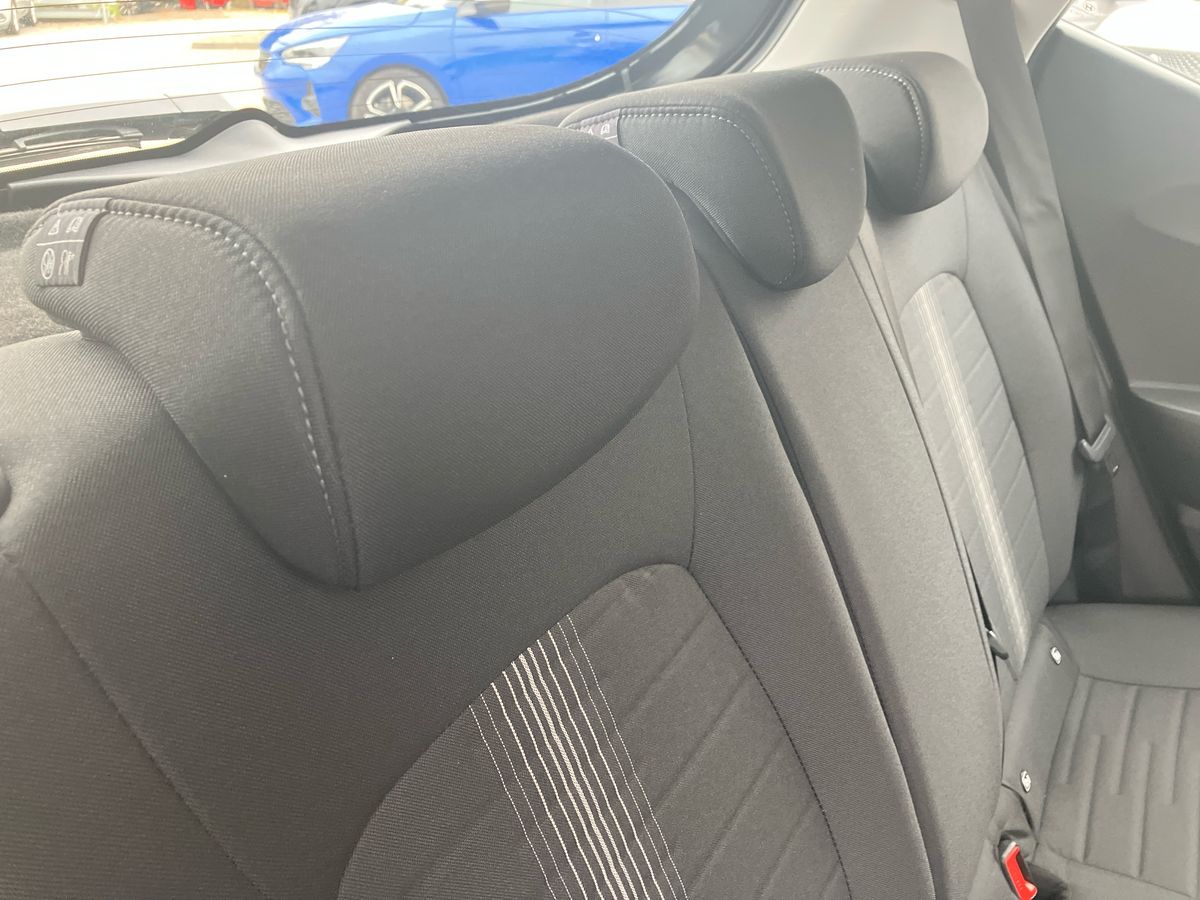 Used Hyundai i10 2023 for sale - 76192315: Photo 33