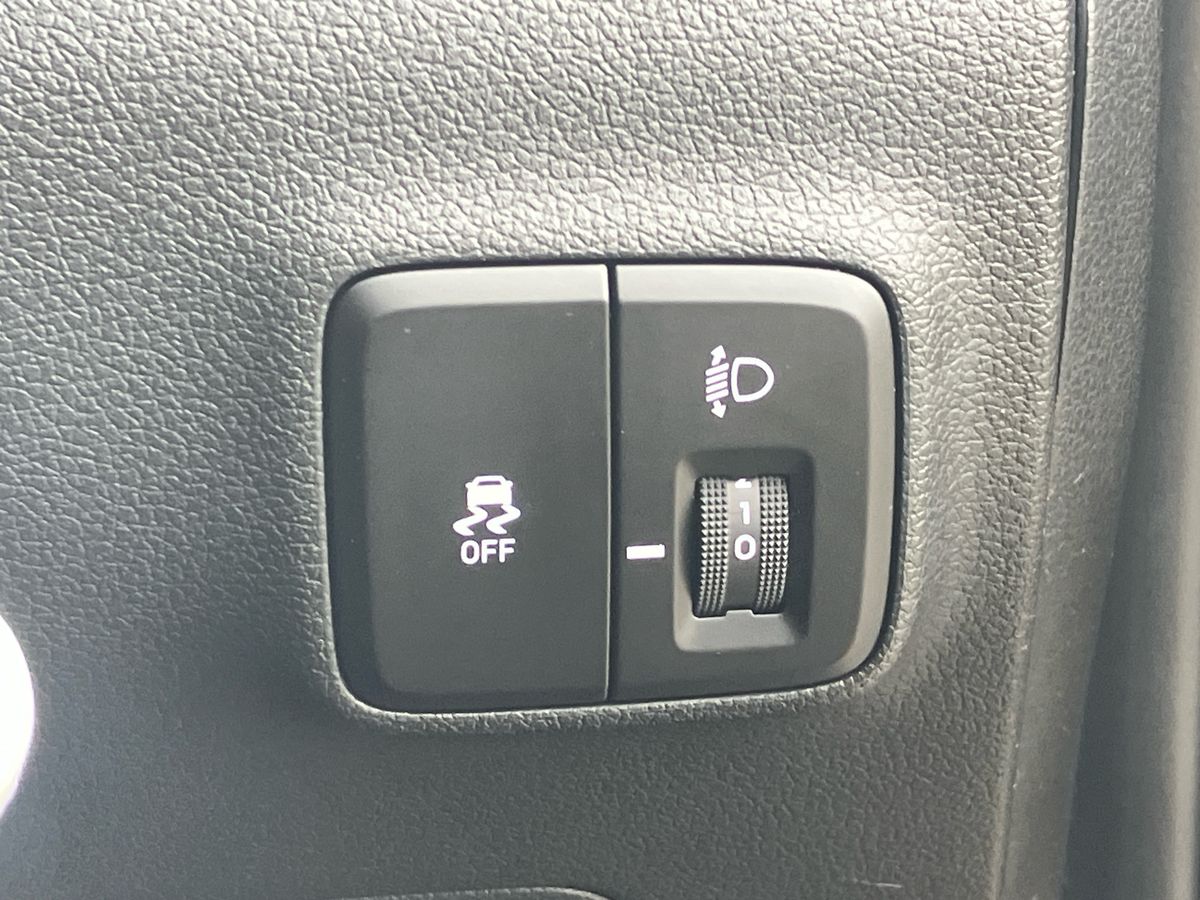 Used Hyundai i10 2023 for sale - 76192315: Photo 35