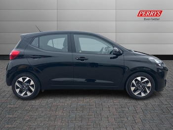 Used Hyundai i10 2023 for sale - 76192315: Photo