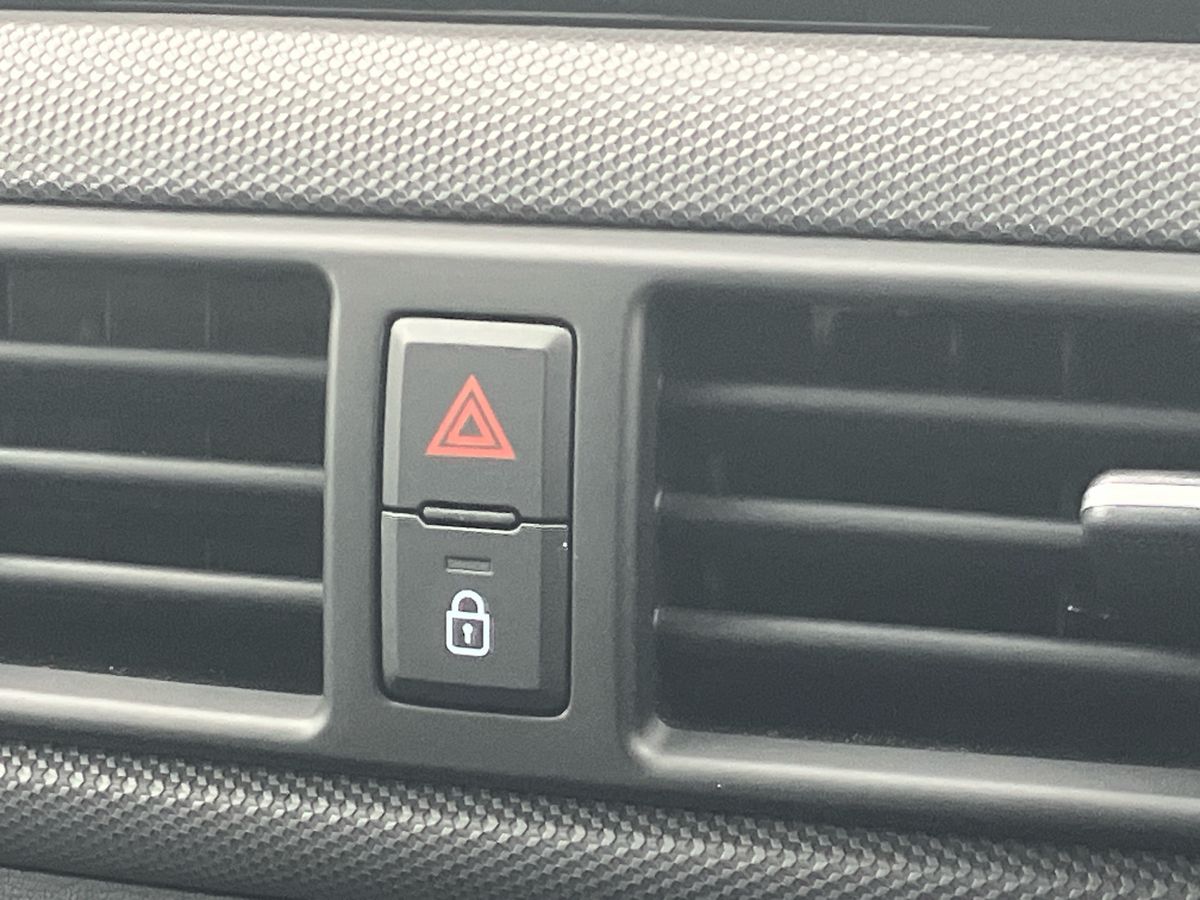 Used Hyundai i10 2023 for sale - 76192315: Photo 43