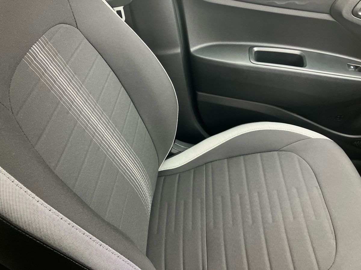 Used Hyundai i10 2023 for sale - 76192315: Photo 49