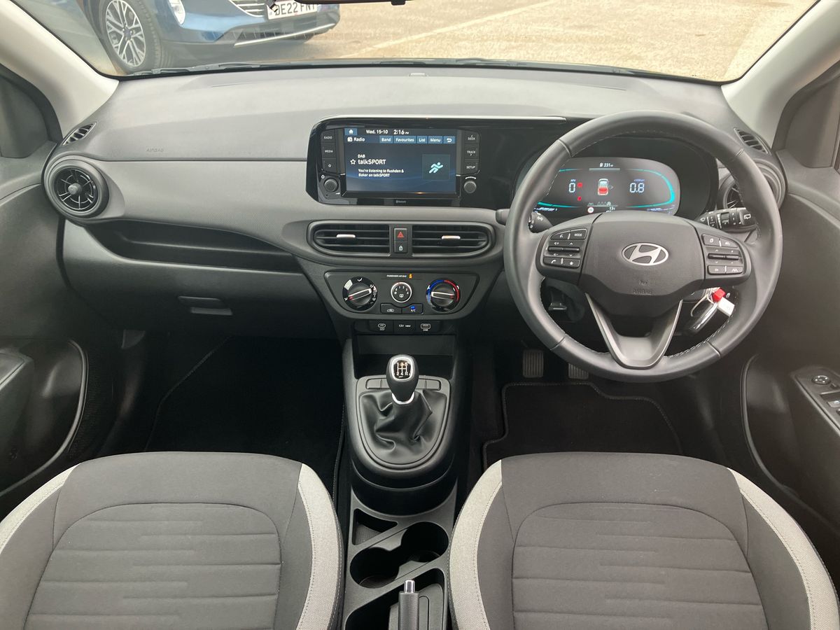 Used Hyundai i10 2023 for sale - 76192315: Photo 9