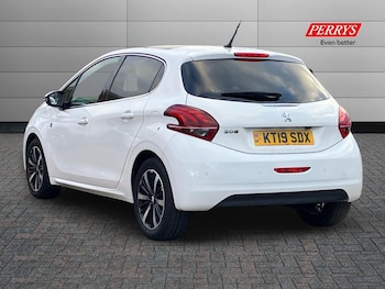 Used Peugeot 208 2019 for sale - 76491212: Photo