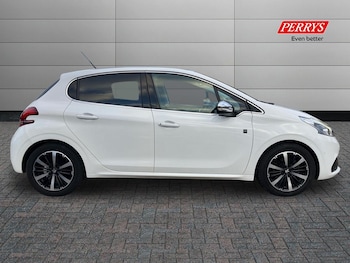 Used Peugeot 208 2019 for sale - 76491212: Photo
