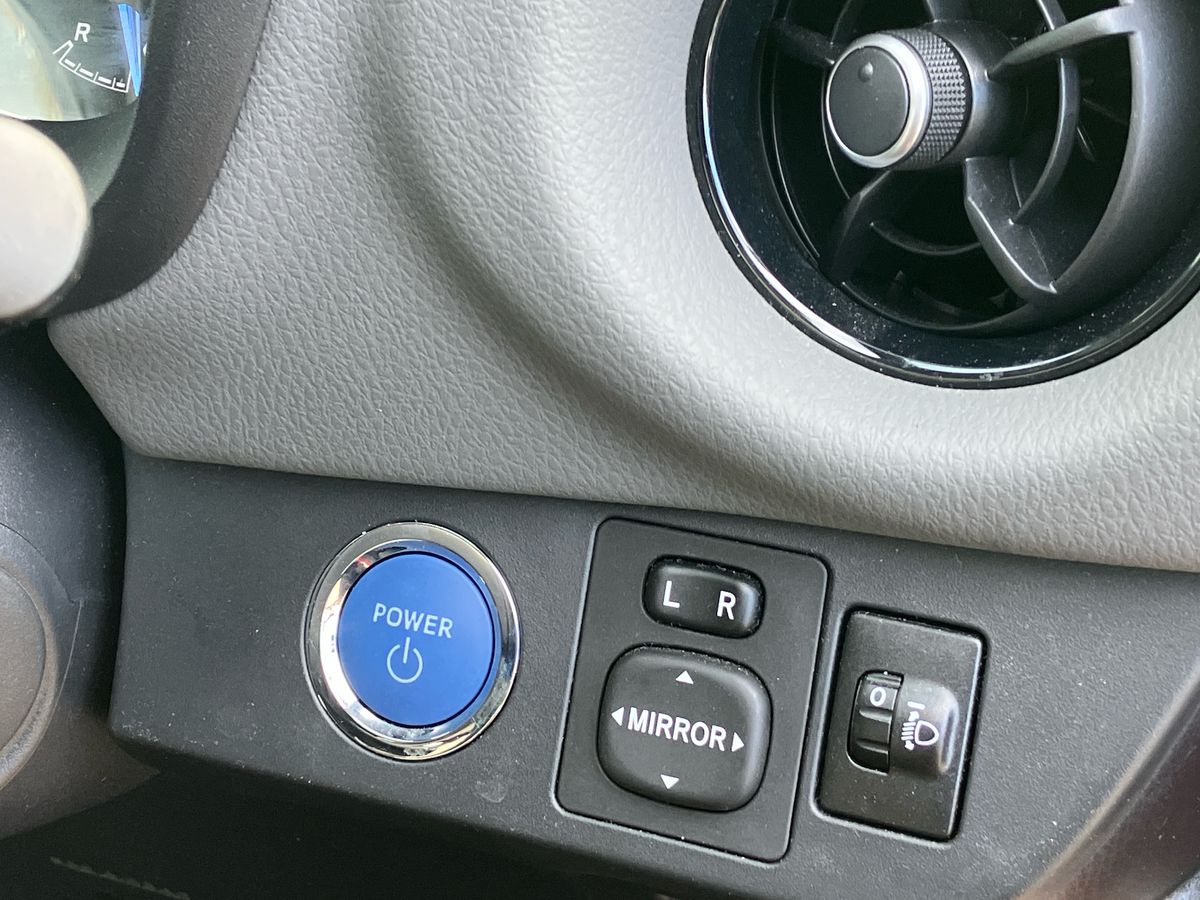 Used Toyota Yaris 2020 for sale - 76518141: Photo 33