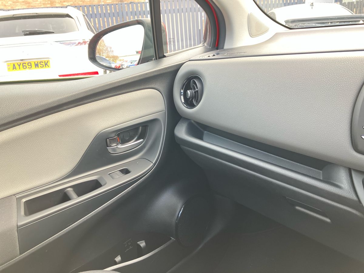 Used Toyota Yaris 2020 for sale - 76518141: Photo 48