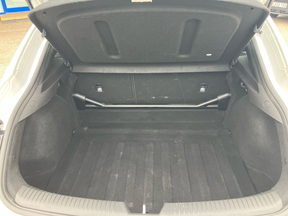 Used Hyundai i30 2019 for sale - 76128241: Photo 20