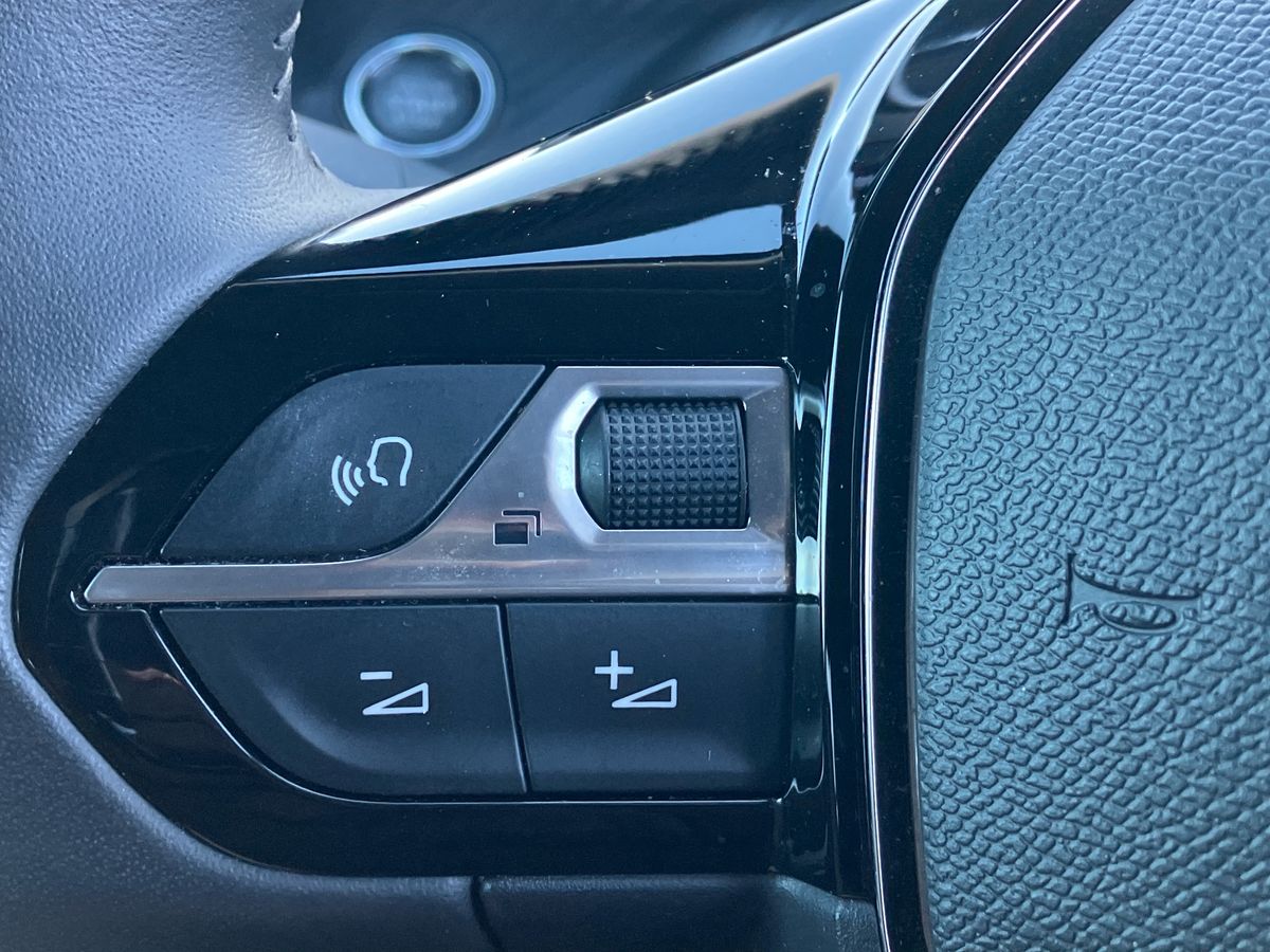 Used Peugeot 2008 2022 for sale - 77432201: Photo 16