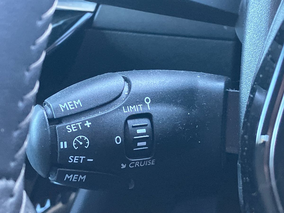 Used Peugeot 2008 2022 for sale - 77432201: Photo 37