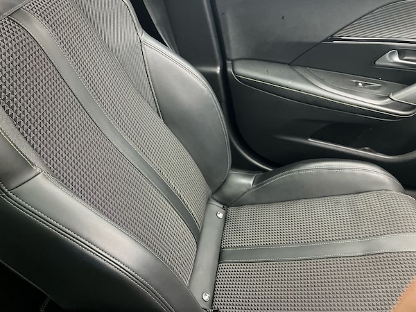 Used Peugeot 2008 2020 for sale - 76128387: Photo 63