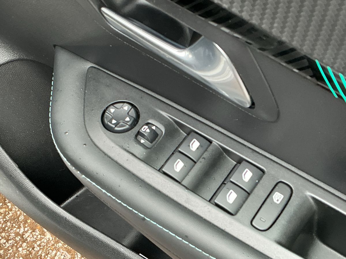 Used Peugeot 208 2022 for sale - 77234182: Photo 18